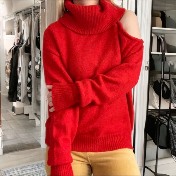 GUESS bold red turtleneck sweater - Picture 3 of 8